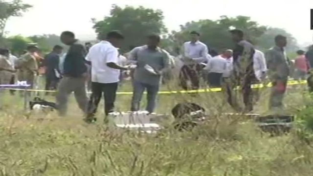 കൂട്ടബലാത്സംഗ കേസിലെ പ്രതികളെ വധിച്ച പൊലീസുകാർക്കെതിരായ ശുപാര്ശ, നിരാശാജനകമെന്ന് ദിശയുടെ കുുടുംബം കൂട്ടബലാത്സംഗ കേസിലെ പ്രതികളെ വധിച്ച പൊലീസുകാർക്കെതിരായ ശുപാര്ശ, നിരാശാജനകമെന്ന് ദിശയുടെ കുുടുംബം