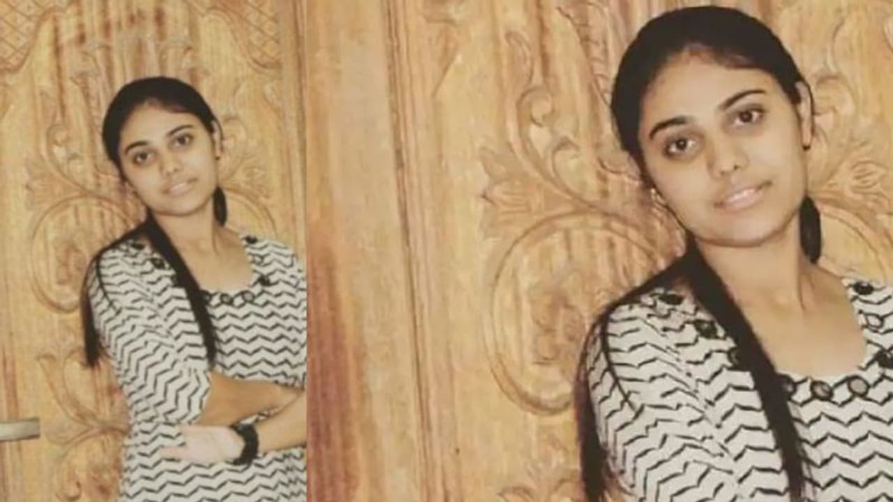 காதல் திருமணம் செய்த 6 மாதத்தில் சோகம்.. முதுகலை நீட் தேர்வு தயாரான பெண் டாக்டர் தற்கொலை.. இது தான் காரணம்.! காதல் திருமணம் செய்த 6 மாதத்தில் சோகம்.. முதுகலை நீட் தேர்வு தயாரான பெண் டாக்டர் தற்கொலை.. இது தான் காரணம்.!