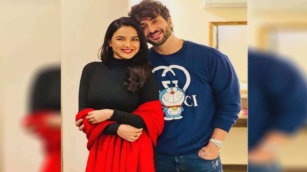 अली गोनी दूल्हा बनने को तैयार, जैस्मिन भसीन को बनाएंगे अपनी दुल्हन, एक्टर ने कहा बात पक्की हो गई अली गोनी दूल्हा बनने को तैयार, जैस्मिन भसीन को बनाएंगे अपनी दुल्हन, एक्टर ने कहा बात पक्की हो गई