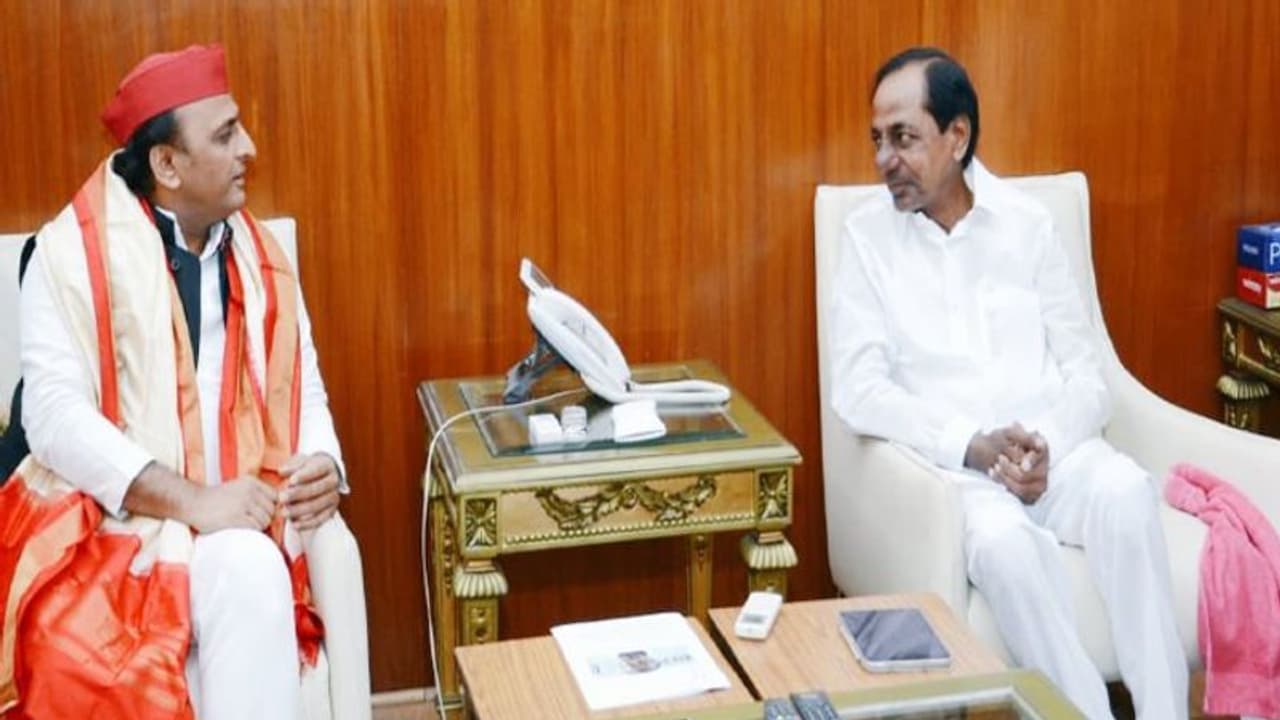 నేడు హైదరాబాద్‌లో కేసీఆర్‌తో భేటీ కానున్న అఖిలేష్.. చర్చనీయాంశంగా మారిన టూర్..!!