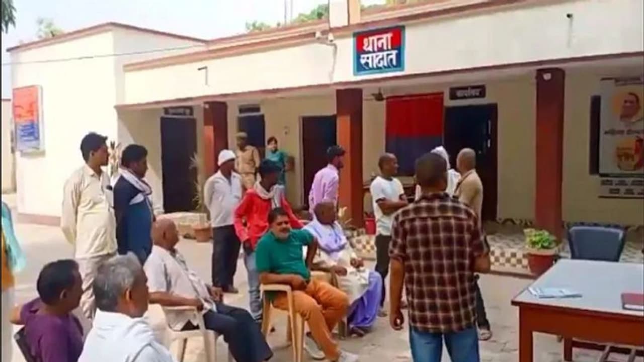 आर्केस्ट्रा का गाना बना विवाद का कारण,लाठी डंडो से पीटकर युवक की हत्या आर्केस्ट्रा का गाना बना विवाद का कारण,लाठी डंडो से पीटकर युवक की हत्या