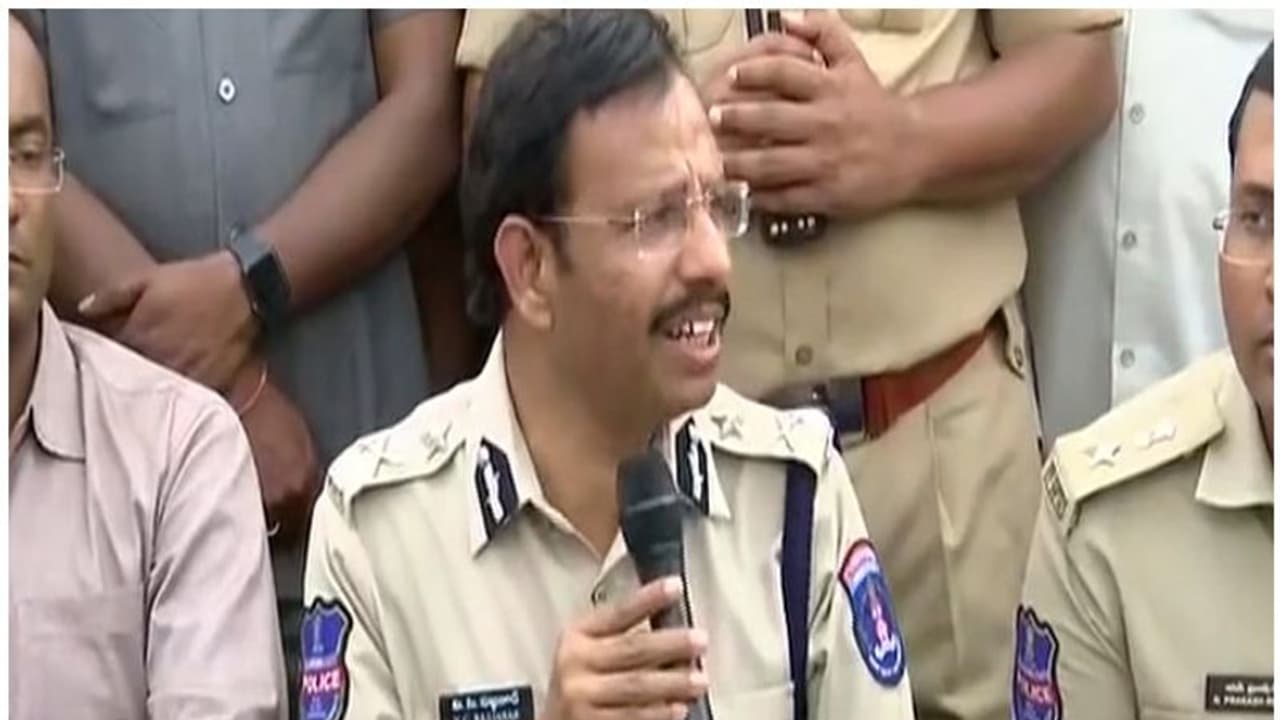 ഹൈദരാബാദ് വ്യാജ ഏറ്റുമുട്ടല്‍ കേസ്; അന്വേഷണ സമിതി ശുപാര്‍ശയ്ക്ക് എതിരെ തെലങ്കാന, നിയമവിദഗ്ധരുമായി കൂടിയാലോചന