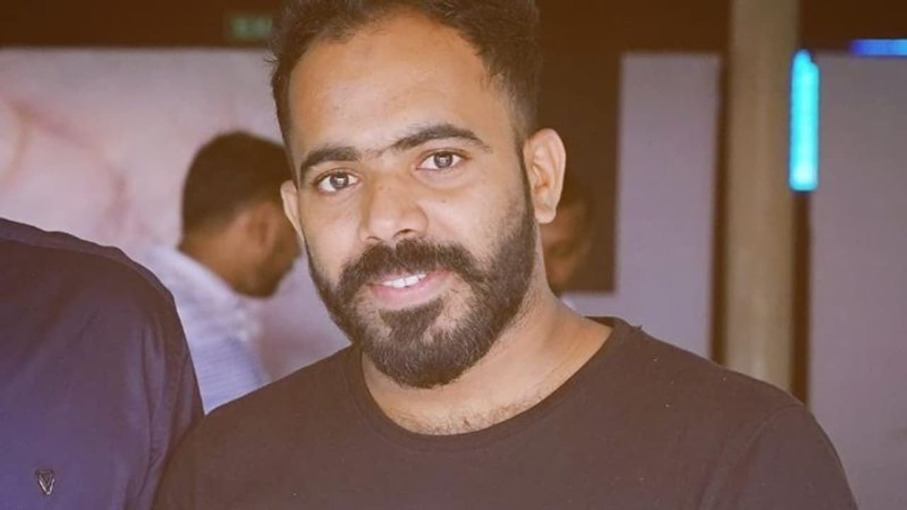 ആതവനാട്ടിൽ നിന്ന് മക്കയിലേക്ക് ശിഹാബുദ്ദീൻ നടന്നുതുടങ്ങി, പുണ്യഭൂമിയിലെത്താൻ വേണം എട്ട് മാസം ആതവനാട്ടിൽ നിന്ന് മക്കയിലേക്ക് ശിഹാബുദ്ദീൻ നടന്നുതുടങ്ങി, പുണ്യഭൂമിയിലെത്താൻ വേണം എട്ട് മാസം