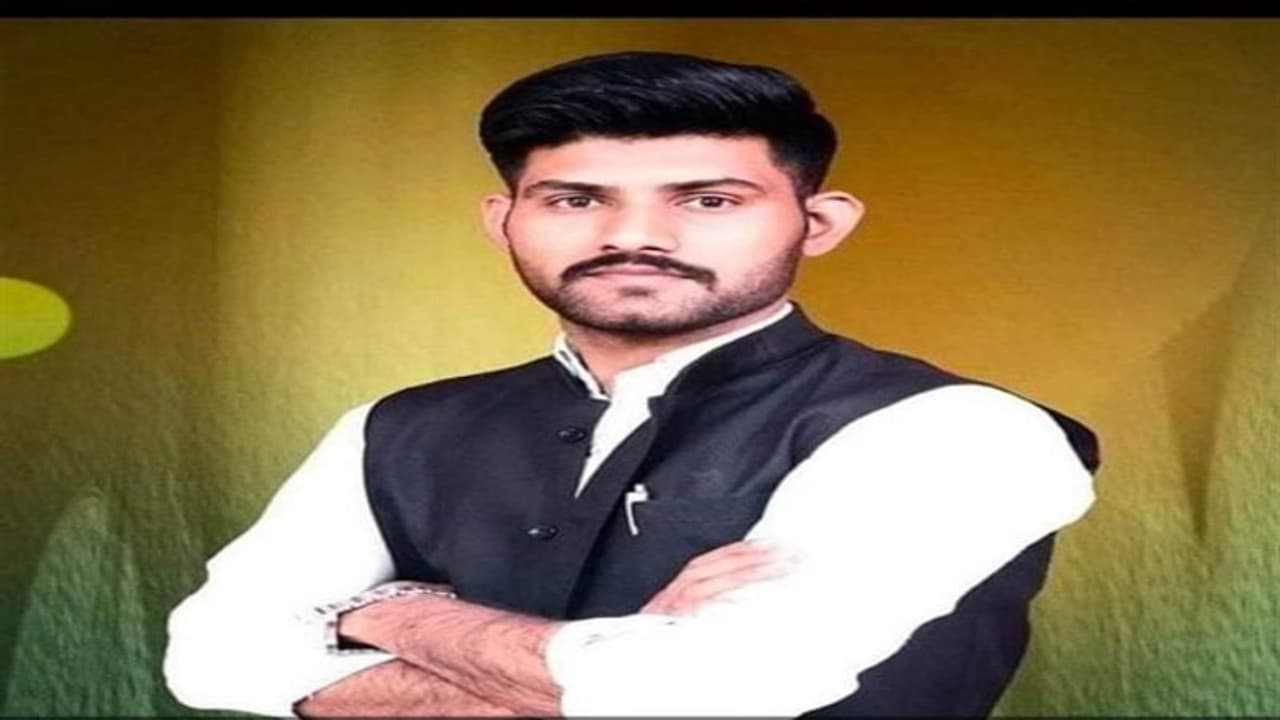 आंधी के बाद पेड़ गिरने से सिपाही की मौत, घर पर परिजन करते रहे गए इंतज़ार आंधी के बाद पेड़ गिरने से सिपाही की मौत, घर पर परिजन करते रहे गए इंतज़ार