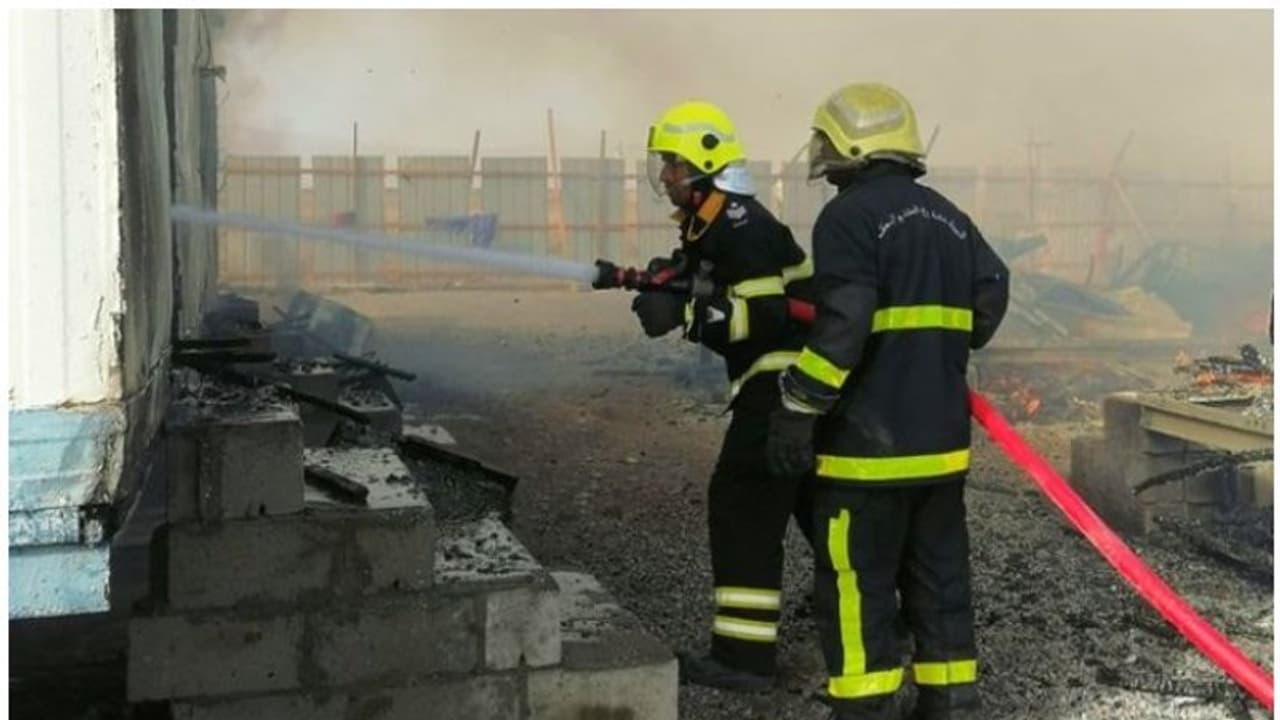 ഒമാനില് കാരവാന് തീപിടിച്ചു ഒമാനില് കാരവാന് തീപിടിച്ചു