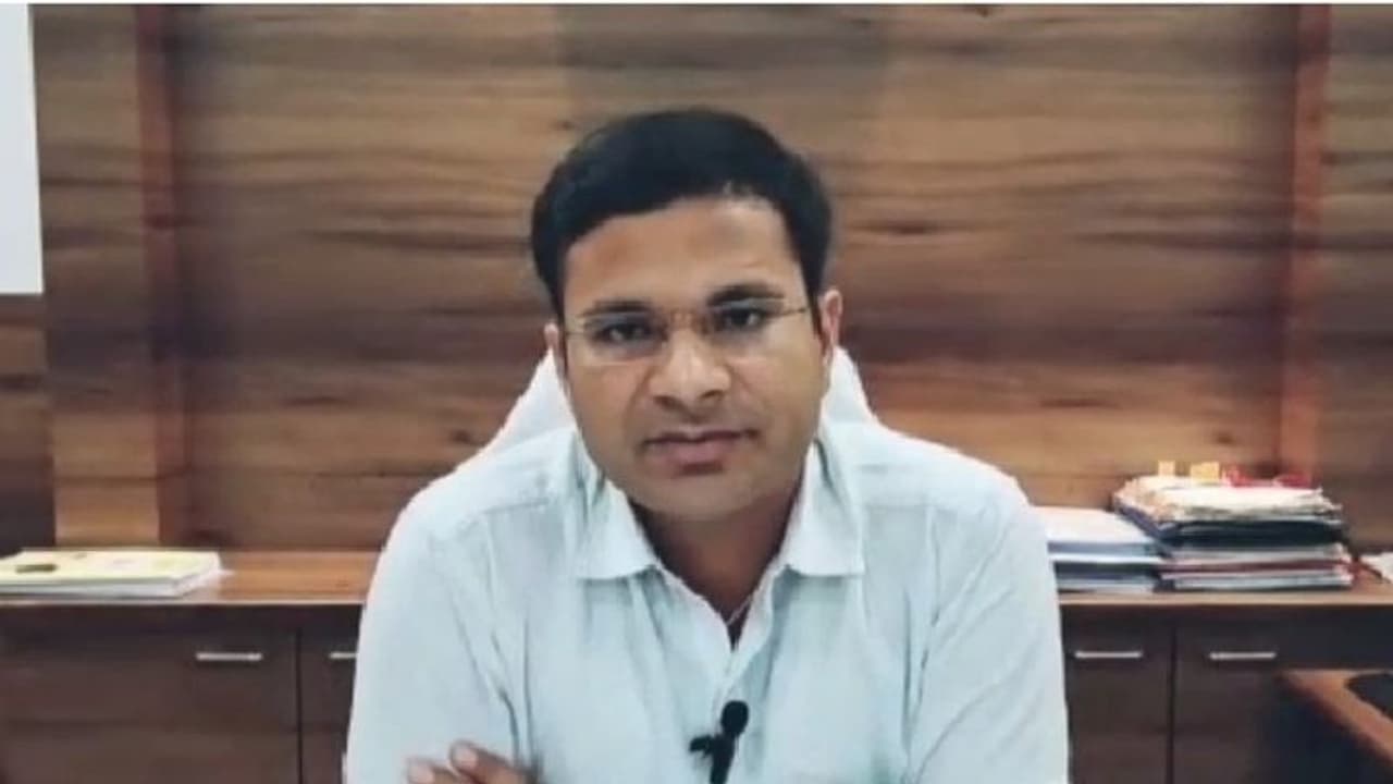 राजस्थान में जलसंकट की नौबत, सरहिंद फिडर टूटने से बढ़ा पानी का इंतजार,इससे निपटने के लिए कलेक्टर ने किए ये काम राजस्थान में जलसंकट की नौबत, सरहिंद फिडर टूटने से बढ़ा पानी का इंतजार,इससे निपटने के लिए कलेक्टर ने किए ये काम