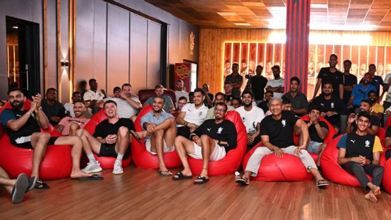 IPL 2022 ಡೆಲ್ಲಿ ವಿರುದ್ಧ ಮುಂಬೈಗೆ ಗೆಲುವು, ಆರ್ಸಿಬಿಗೆ ಸಿಕ್ತು ಪ್ಲೇ ಆಫ್ ಚಾನ್ಸ್! IPL 2022 ಡೆಲ್ಲಿ ವಿರುದ್ಧ ಮುಂಬೈಗೆ ಗೆಲುವು, ಆರ್ಸಿಬಿಗೆ ಸಿಕ್ತು ಪ್ಲೇ ಆಫ್ ಚಾನ್ಸ್!