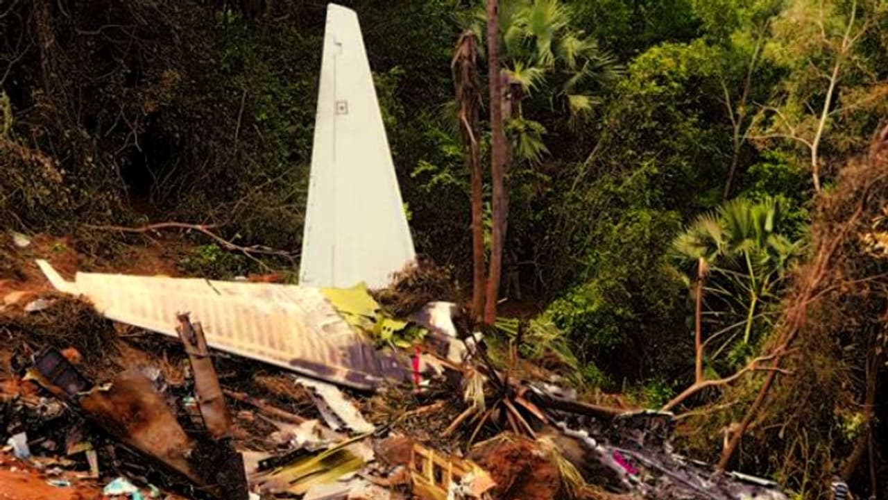 മംഗലാപുരം വിമാന ദുരന്തം; 12 വര്‍ഷമായിട്ടും നഷ്ടപരിഹാരമില്ല, നിയമ പോരാട്ടവുമായി മരിച്ചവരുടെ കുടുംബങ്ങള്‍