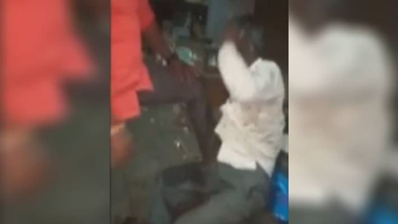 நீ முஸ்லிமா ? என கேட்டு நடுரோட்டில் தாக்கப்பட்ட முதியவர் உயிரிழப்பு... பா.ஜ.க. பிரமுகர் கைது..!