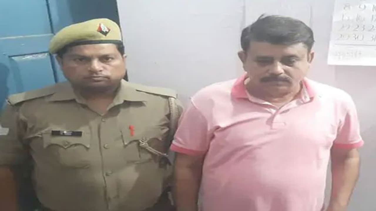 1997 में दिया था बड़ी वारदात को अंजाम, 24 साल से पुलिस की नाक के नीचे रह रहा था फरार गैंगस्टर 1997 में दिया था बड़ी वारदात को अंजाम, 24 साल से पुलिस की नाक के नीचे रह रहा था फरार गैंगस्टर