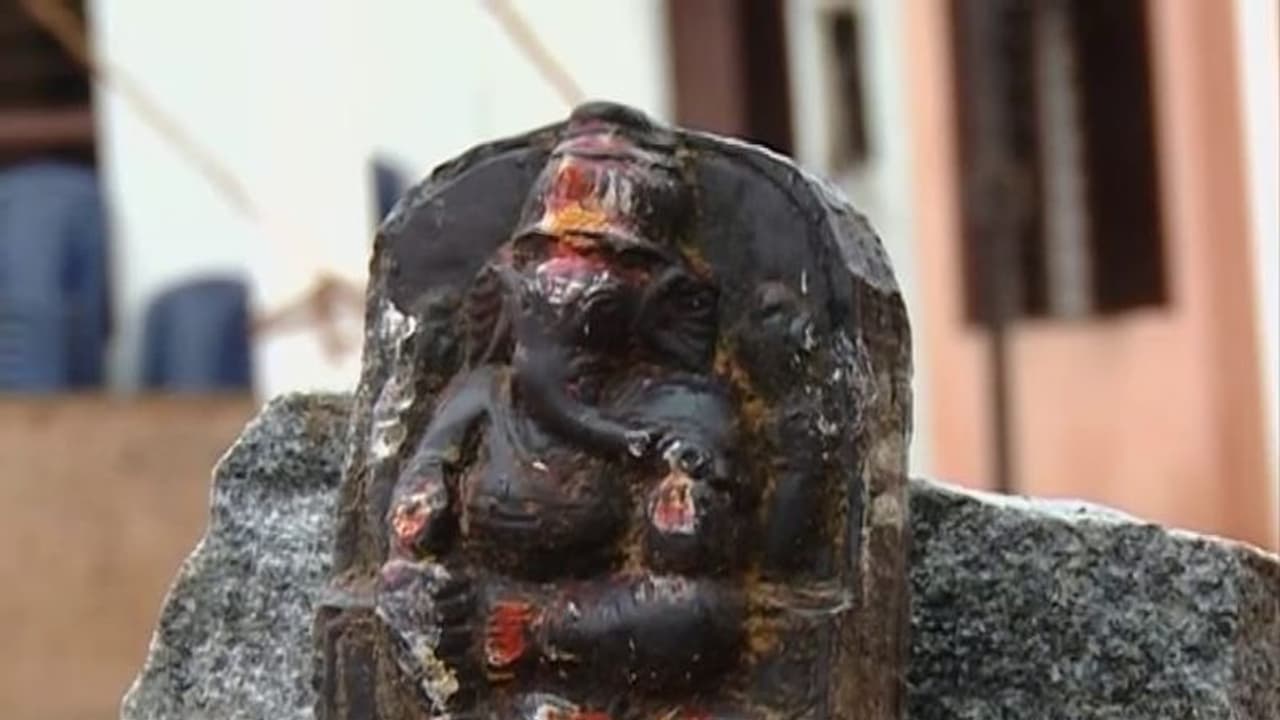 ಕಂಪ್ಲಿಯಲ್ಲಿ ಭುಗಿಲೆದ್ದ ಮಸೀದಿ ಮಂದಿರ ವಿವಾದ: ವಿಘ್ನ ನಿವಾರಕನಿಗೆ ವಿಘ್ನ