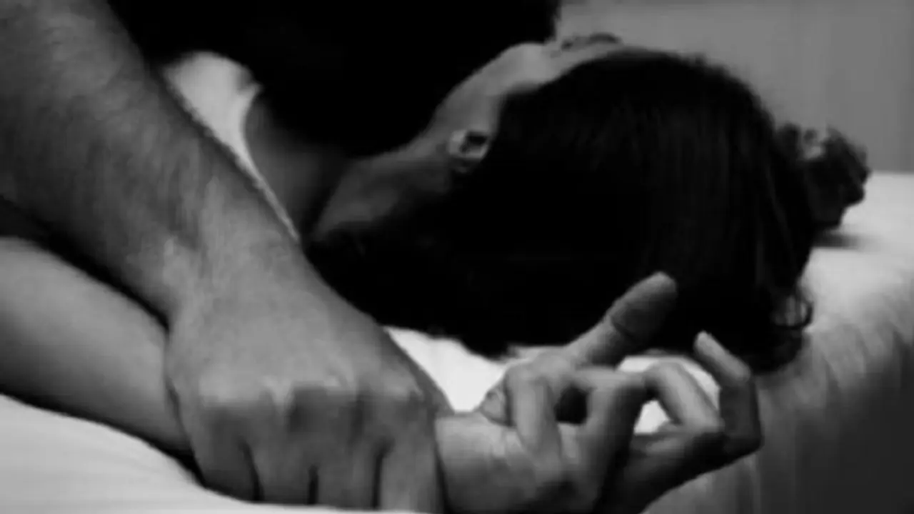 மாந்திரீகம் செய்வதாக கூறி சிறுமியை கற்பழித்த போலி சாமியார்...! உடந்தையாக இருந்த சிறுமியின் தாயும் கைது