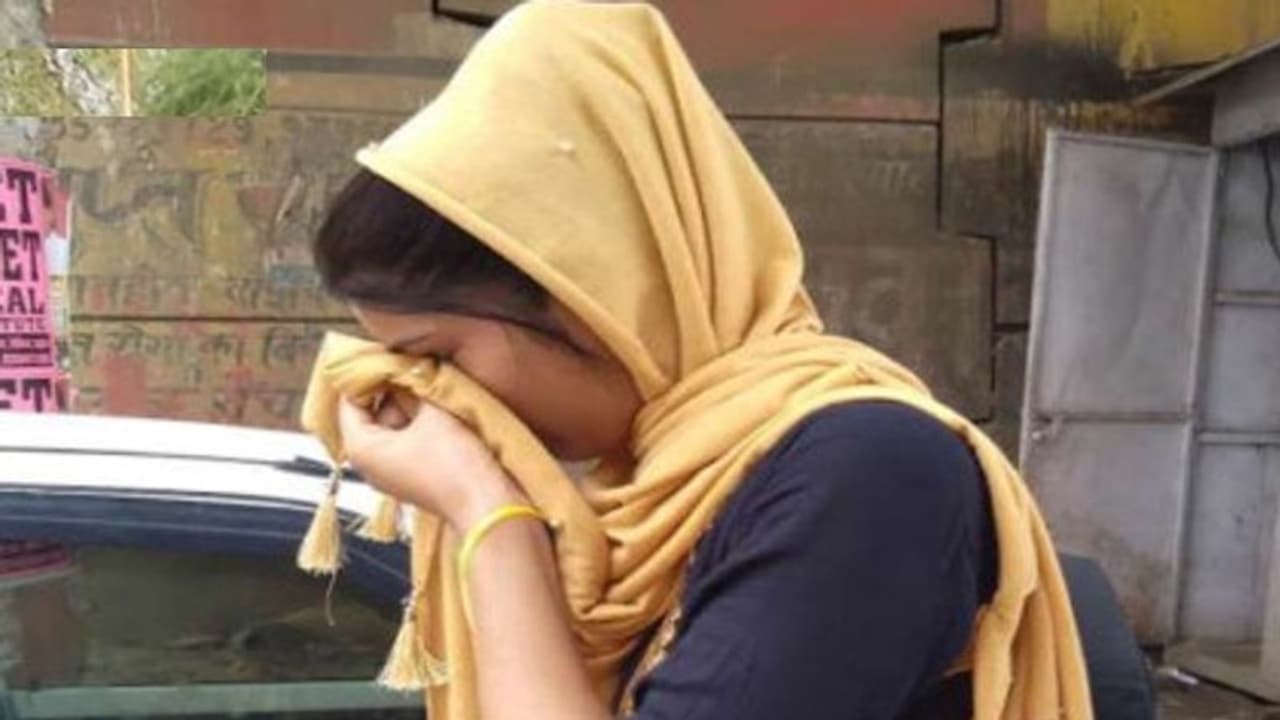 राजस्थान का शर्मनाक मामला: रेप के बाद कोर्ट में बयान देने जा रही पीड़िता से मारपीट, माता पिता को भी पीटा