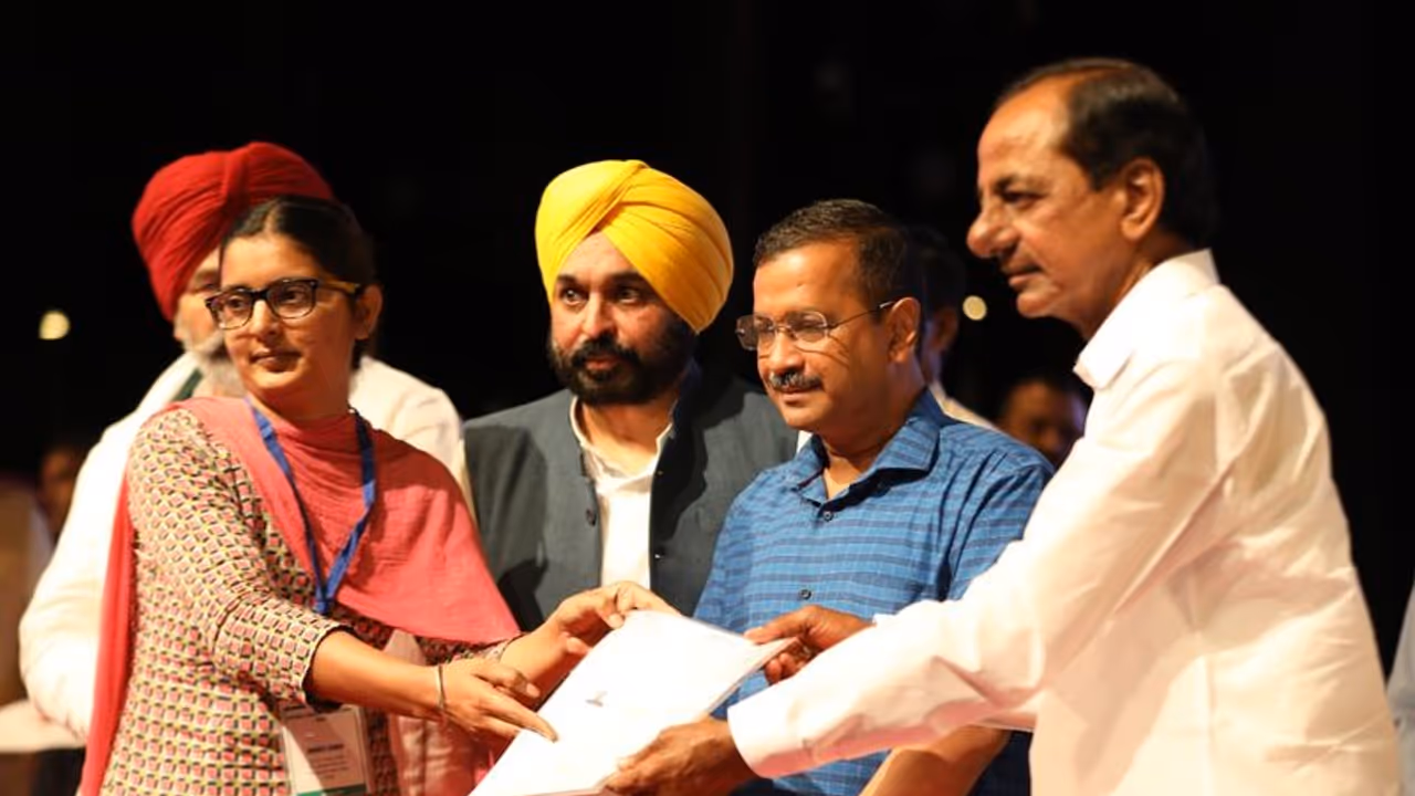 मोदी सरकार को चुनौती के लिए 2024 लोकसभा चुनाव नहीं बल्कि इस चुनाव के लिए विपक्ष को एकजुट कर रहे केसीआर