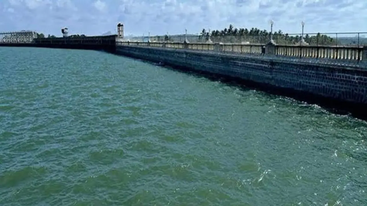 ಕೊಪ್ಪಳ: ತುಂಗಭದ್ರಾ ಡ್ಯಾಂನಲ್ಲಿ ನೀರುಂಟು, ಬಿಡುವುದಕ್ಕೇನು ಗಂಟು? ಕೊಪ್ಪಳ: ತುಂಗಭದ್ರಾ ಡ್ಯಾಂನಲ್ಲಿ ನೀರುಂಟು, ಬಿಡುವುದಕ್ಕೇನು ಗಂಟು?