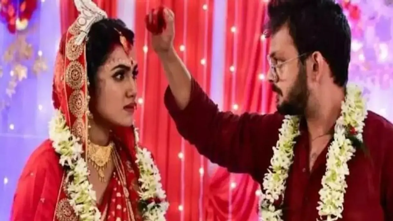 Why is Bengali TV serial ‘Aay Tobe Sohochori’ trending? Why is Bengali TV serial ‘Aay Tobe Sohochori’ trending?