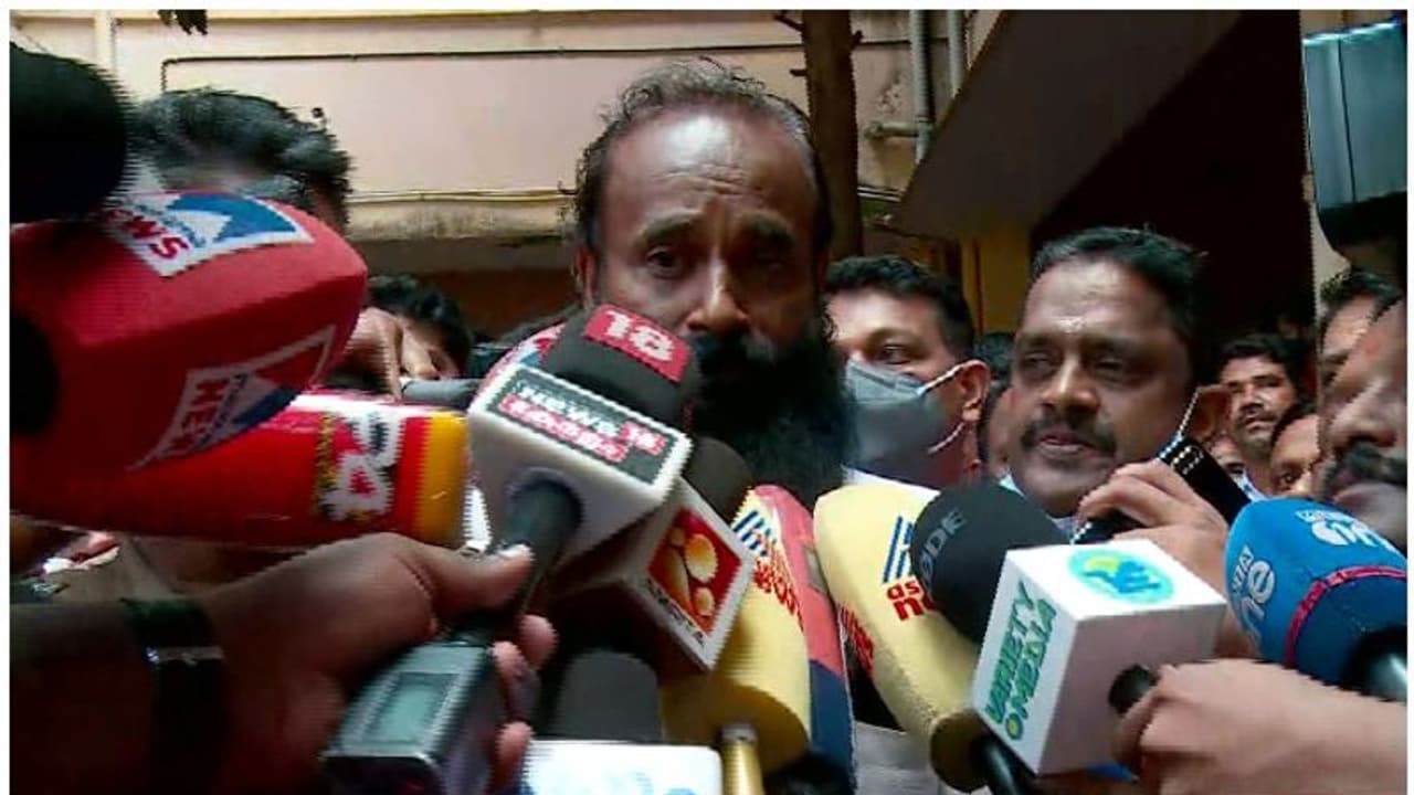  'ആദ്യം വിദ്യാഭ്യാസം, പിന്നെ ജോലി, അതുകഴിഞ്ഞുമാത്രം കല്ല്യാണം';മകള്‍ക്ക് നീതി കിട്ടിയെന്ന് വിസ്‍മയയുടെ അച്ഛന്‍