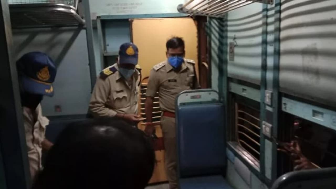 MP में इंसानियत को शर्मसार करने वाली घटना: 10 रुपए के लिए बुजुर्ग की हत्या, ये सब चलती ट्रेन में हुआ