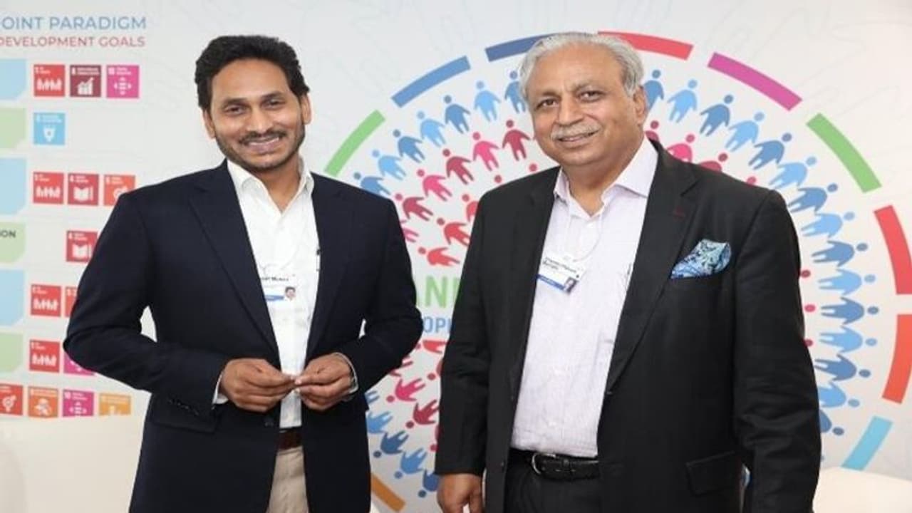 టెక్ మహీంద్రా సీఈవో సీపీ గుర్నానీతో సమావేశమైన సీఎం జగన్.. విశాఖపై ఫోకస్.. టెక్ మహీంద్రా సీఈవో సీపీ గుర్నానీతో సమావేశమైన సీఎం జగన్.. విశాఖపై ఫోకస్..