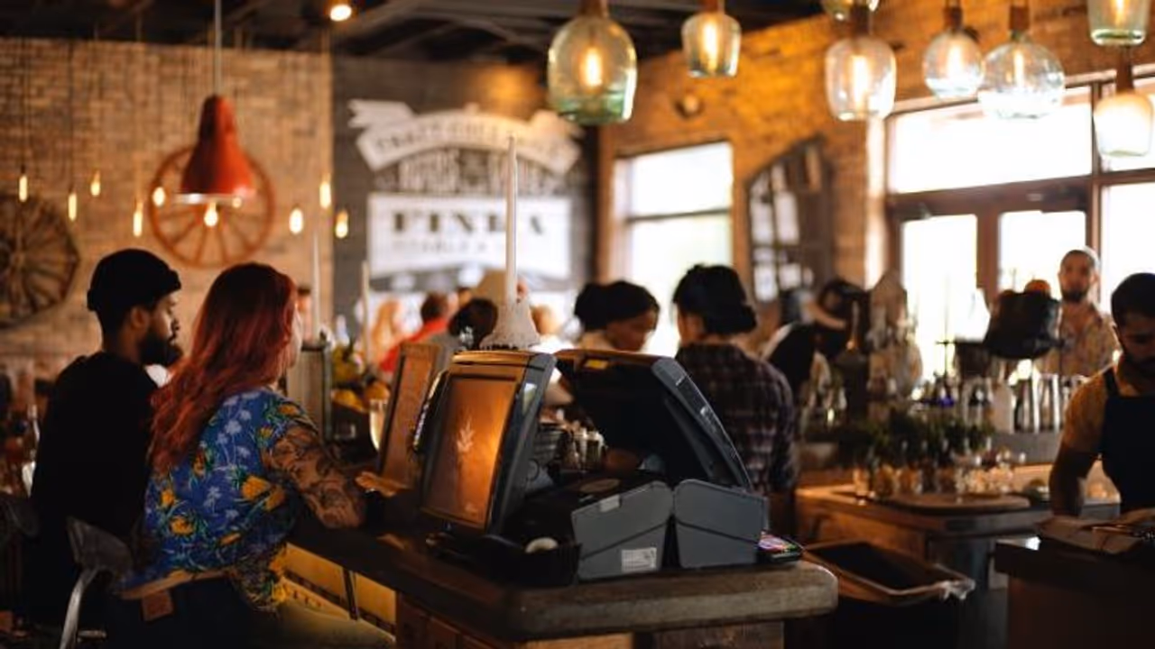 Restaurants cannot force customers to pay service charge: Govt