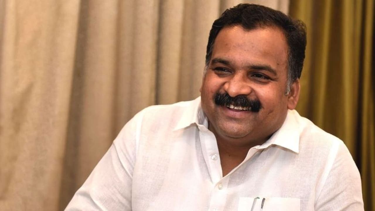 హుటాహుటిన రాజస్థాన్కి మాణికం: తెలంగాణ కాంగ్రెస్ పరిణామాలపై రాహుల్తో చర్చించనున్న ఠాగూర్ హుటాహుటిన రాజస్థాన్కి మాణికం: తెలంగాణ కాంగ్రెస్ పరిణామాలపై రాహుల్తో చర్చించనున్న ఠాగూర్