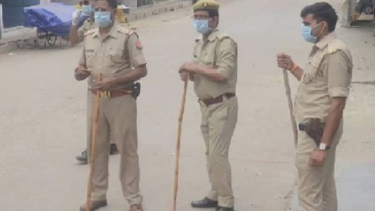 बागपत: मामूली बात में दो समुदायों के लोगों में खूनी संघर्ष, जांच के बाद विवाद की बड़ी वजह आई सामने बागपत: मामूली बात में दो समुदायों के लोगों में खूनी संघर्ष, जांच के बाद विवाद की बड़ी वजह आई सामने