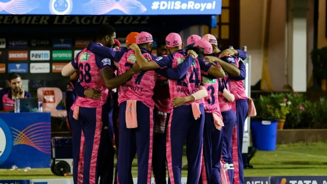 മക്‌കോയ്, പ്രസിദ്ധ് ആഞ്ഞടിച്ചു, ഗംഭീര തിരിച്ചുവരവുമായി രാജസ്ഥാന്‍; ആര്‍സിബിക്കെതിരെ 158 റണ്‍സ് വിജയലക്ഷ്യം