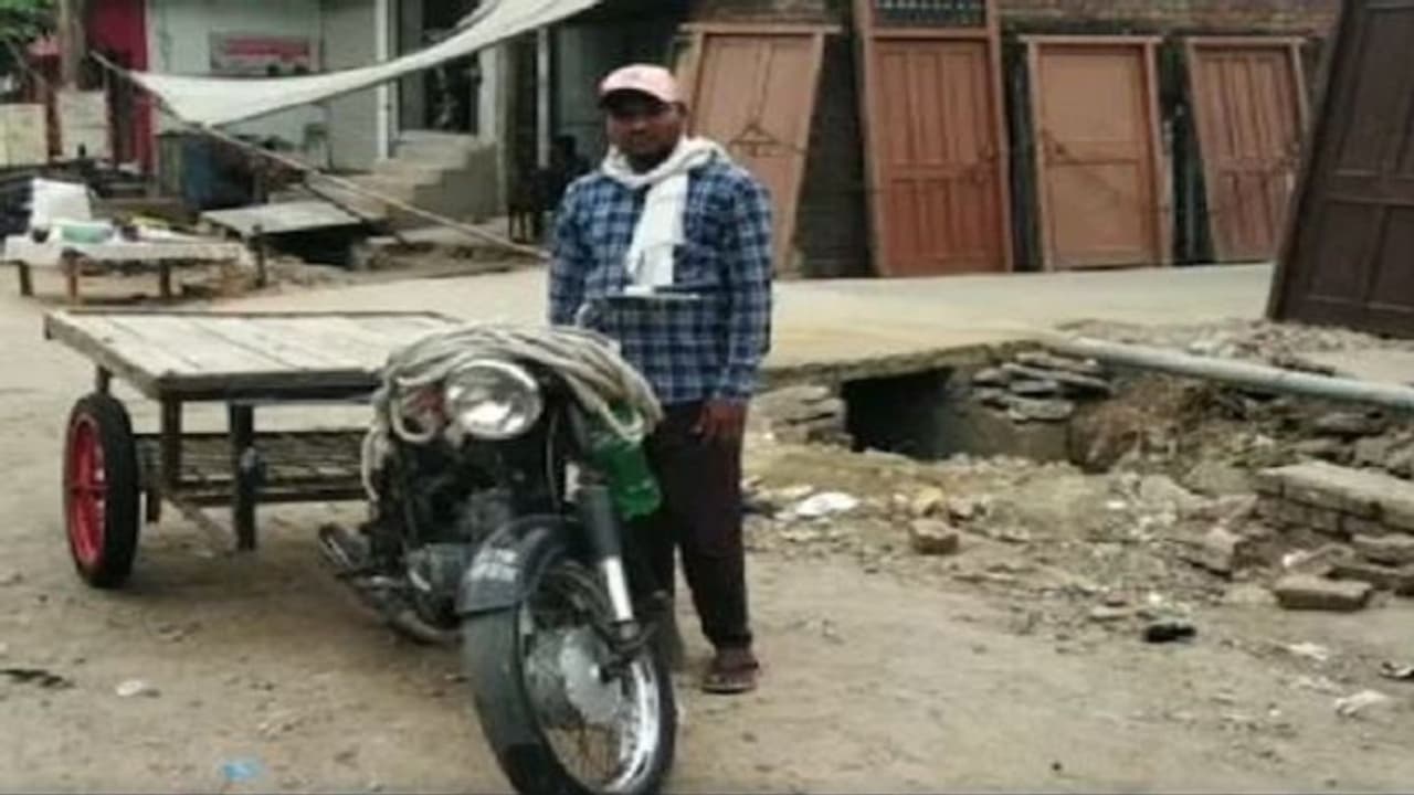 फर्रुखाबाद में पिता की मौत के बाद एमबीए पास युवक चला रहा ठेली, बहनें भी जीत चुकी हैं कई मेडल 