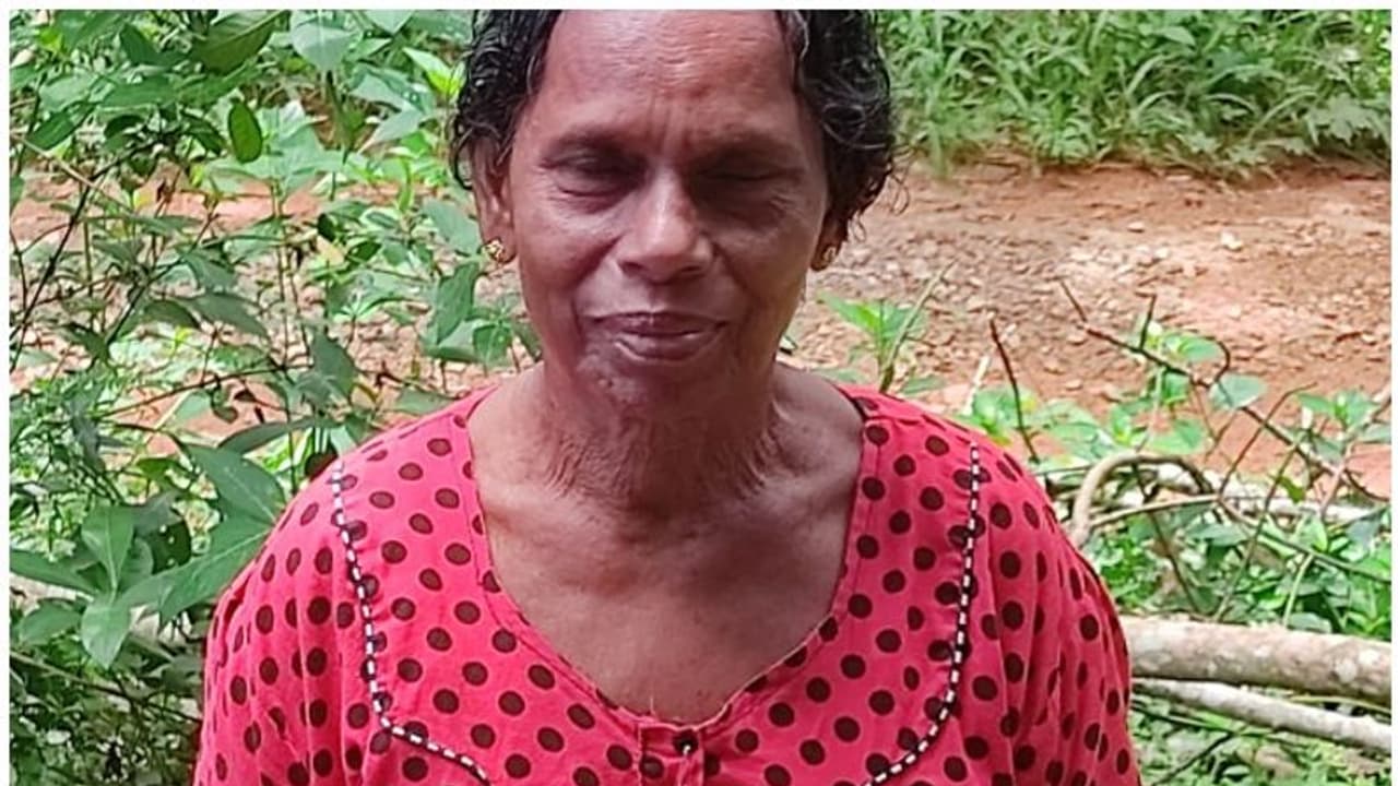 കോട്ടയത്ത് മാനസിക ദൗര്ബല്യമുള്ള മകള് അമ്മയെ വെട്ടിക്കൊലപ്പെടുത്തി കോട്ടയത്ത് മാനസിക ദൗര്ബല്യമുള്ള മകള് അമ്മയെ വെട്ടിക്കൊലപ്പെടുത്തി