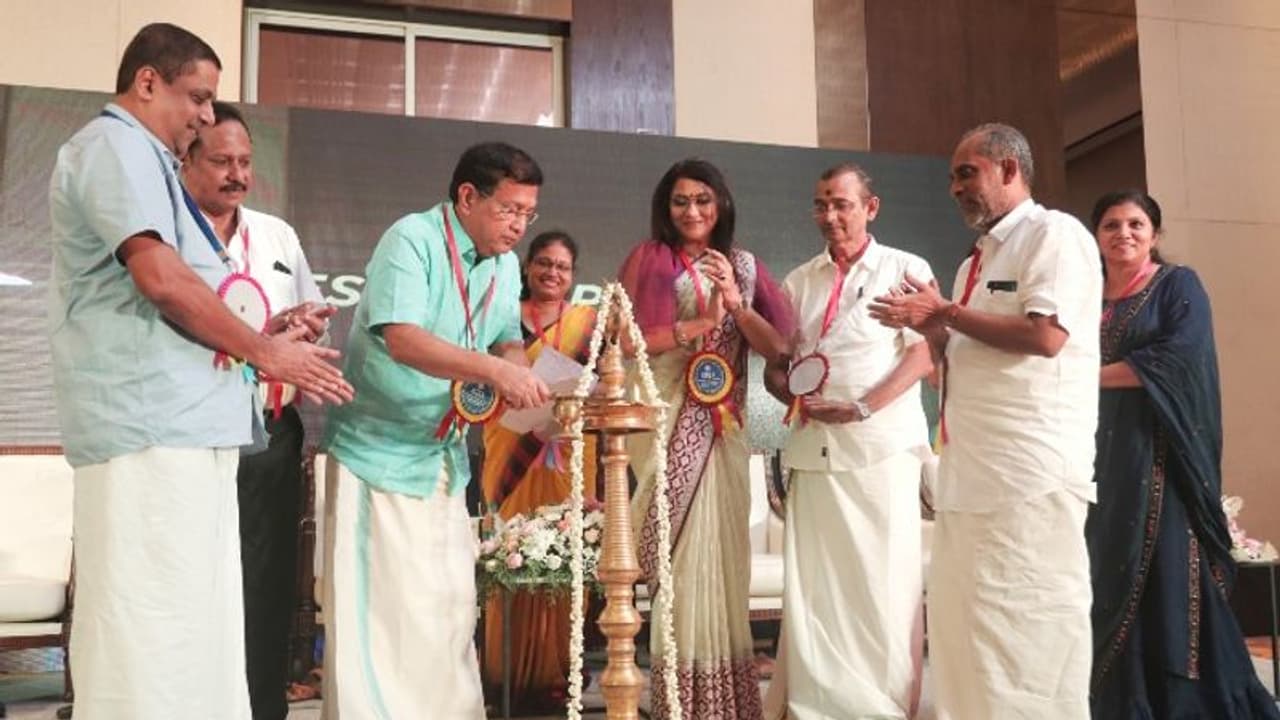 കെടിജിഎ വനിതാ വിഭാഗം കൊച്ചിയിൽ ഔദ്യോഗികമായി ഉദ്ഘാടനം ചെയ്തു കെടിജിഎ വനിതാ വിഭാഗം കൊച്ചിയിൽ ഔദ്യോഗികമായി ഉദ്ഘാടനം ചെയ്തു