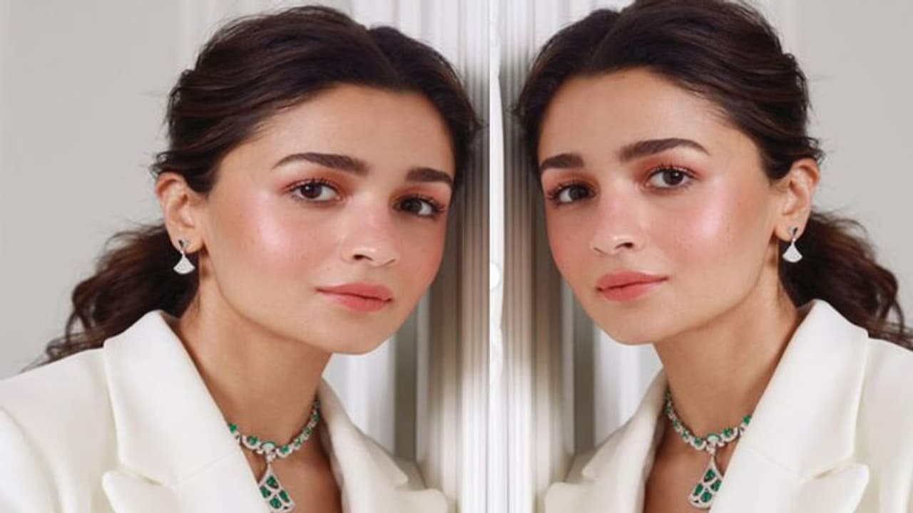 आलिया भट्ट एक्टिंग के बाद अब इस फील्ड में उतरीं, वीडियो शेयर कर किया बड़ा ऐलान आलिया भट्ट एक्टिंग के बाद अब इस फील्ड में उतरीं, वीडियो शेयर कर किया बड़ा ऐलान