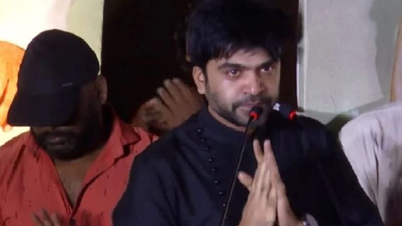  வயிற்றில் ரத்த கசிவு.. என் தந்தையை வெளிநாட்டுக்கு அழைத்து செல்கிறோம்.. சிம்பு பரபரப்பு அறிக்கை.