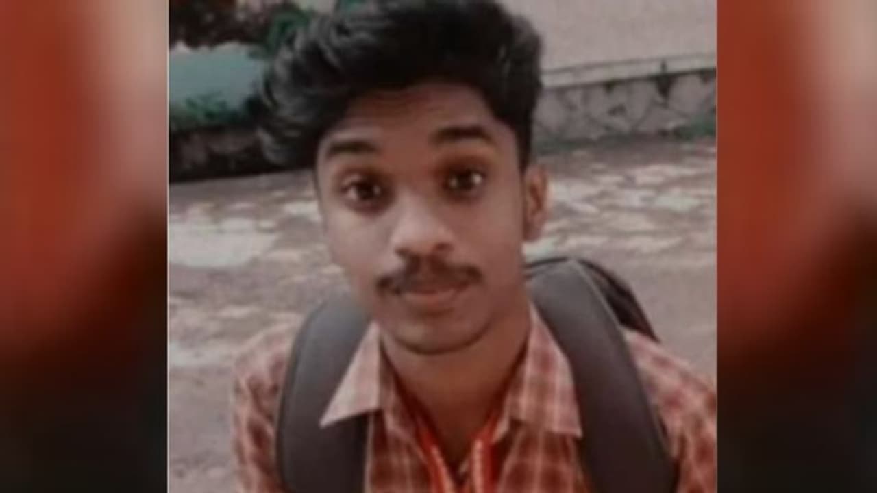 ആറ്റിൽവീണ് കാണാതായ വിദ്യാർത്ഥിയുടെ മൃതദേഹം കണ്ടെത്തി ആറ്റിൽവീണ് കാണാതായ വിദ്യാർത്ഥിയുടെ മൃതദേഹം കണ്ടെത്തി
