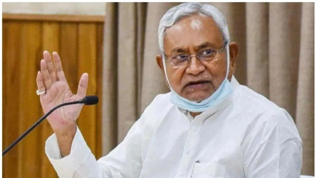 नीतीश कुमार उस विदेशी महिला की तरह जो अपना बॉयफ्रेंड बदल देती हैं, BJP महासचिव का विवादित बयान