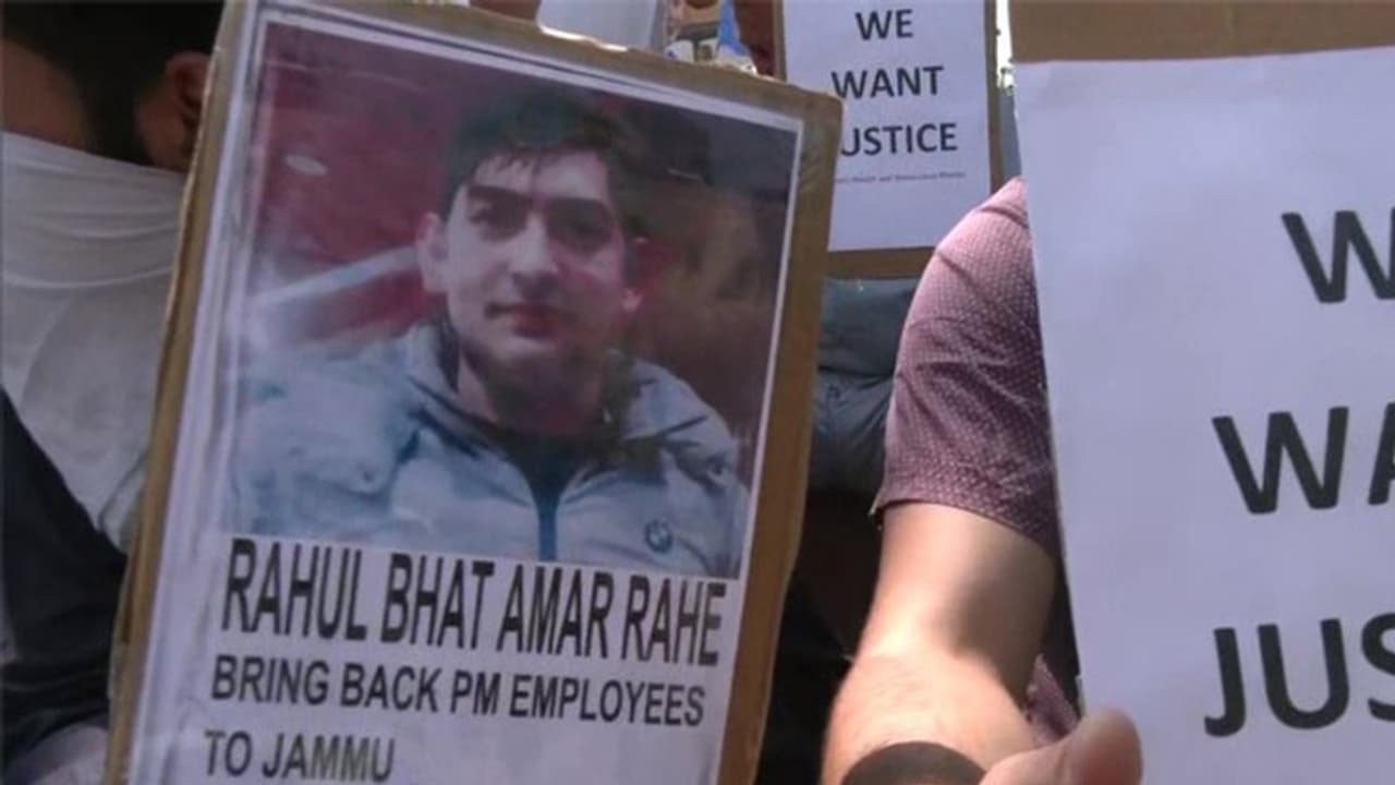 बारामूला में तीन पाकिस्तानी आतंकवादियों का एनकाउंटर, एक जवान शहीद, राहुल भट्ट की हत्या के बाद सख्त Action बारामूला में तीन पाकिस्तानी आतंकवादियों का एनकाउंटर, एक जवान शहीद, राहुल भट्ट की हत्या के बाद सख्त Action