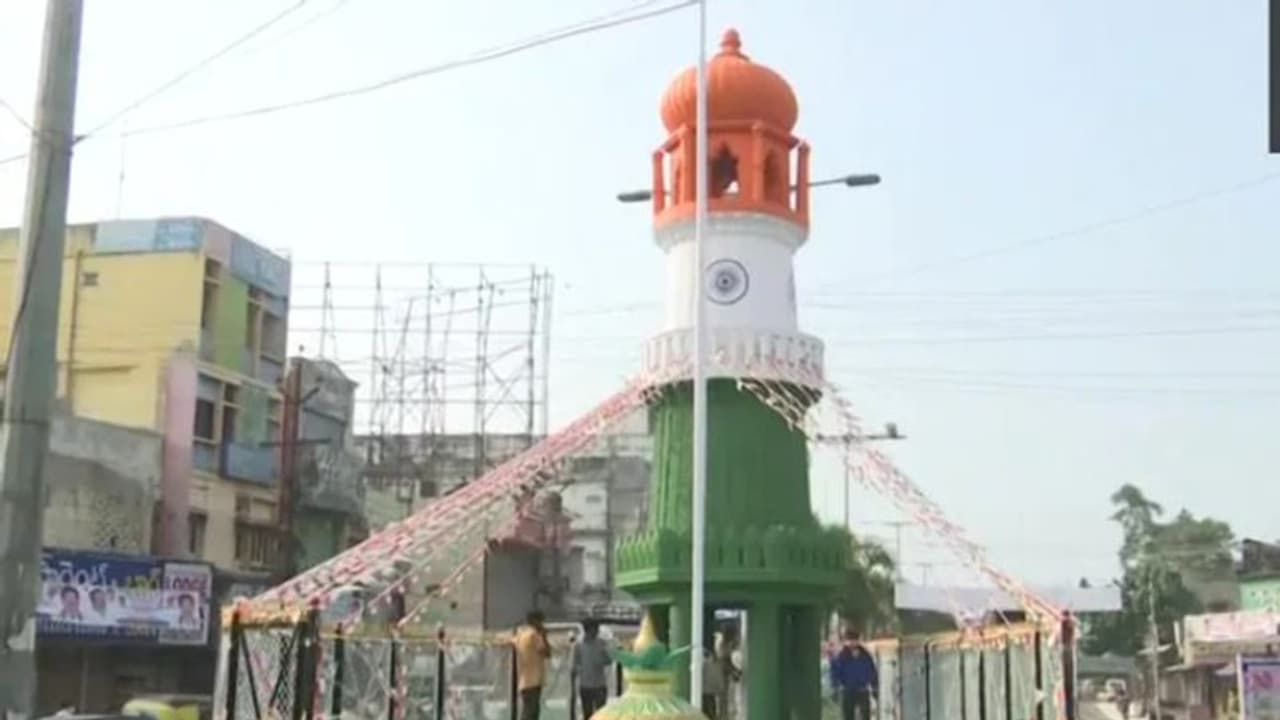 ചരിത്രപ്രസിദ്ധ ജിന്നാ ടവറിന്റെ പേര് മാറ്റണമെന്ന് ബിജെപി, പ്രതിഷേധം, അറസ്റ്റ് ചരിത്രപ്രസിദ്ധ ജിന്നാ ടവറിന്റെ പേര് മാറ്റണമെന്ന് ബിജെപി, പ്രതിഷേധം, അറസ്റ്റ്