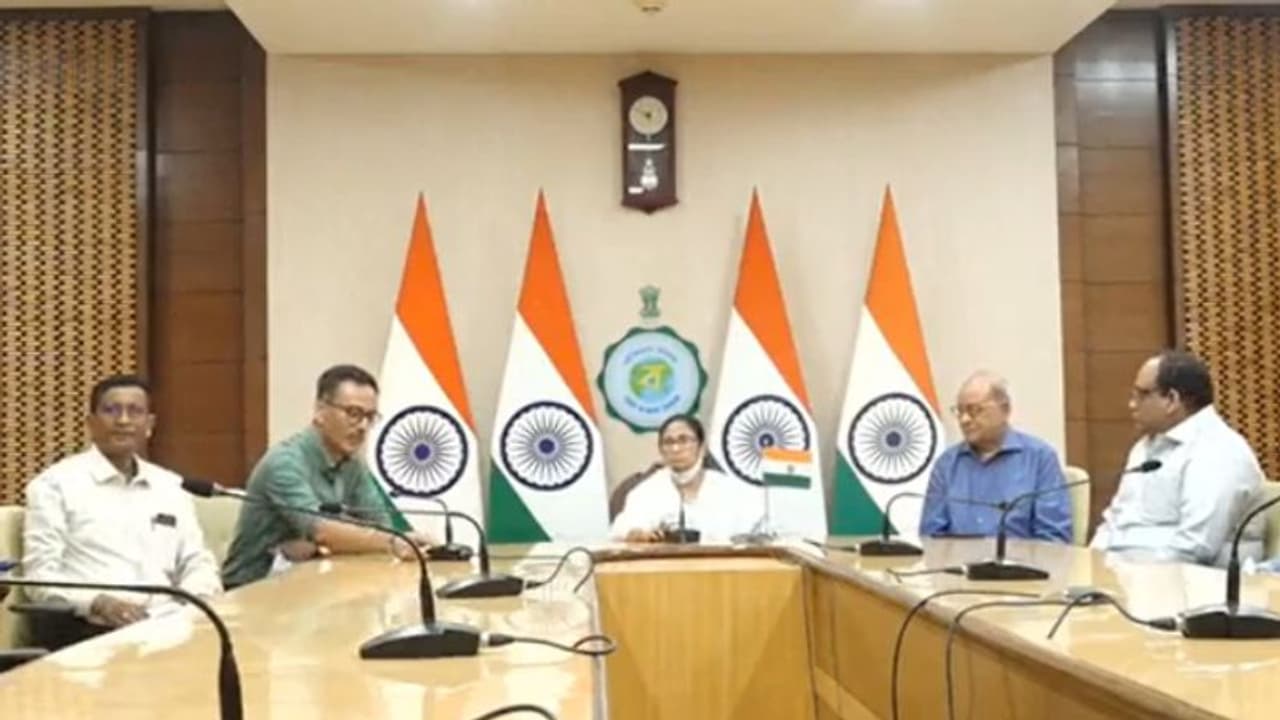 ফের লাল হলুদের ত্রাতার ভূমিকায় মুখ্যমন্ত্রী, নতুন ইনভেস্টর পেয়ে গেল ইস্টবেঙ্গল ক্লাব ফের লাল হলুদের ত্রাতার ভূমিকায় মুখ্যমন্ত্রী, নতুন ইনভেস্টর পেয়ে গেল ইস্টবেঙ্গল ক্লাব