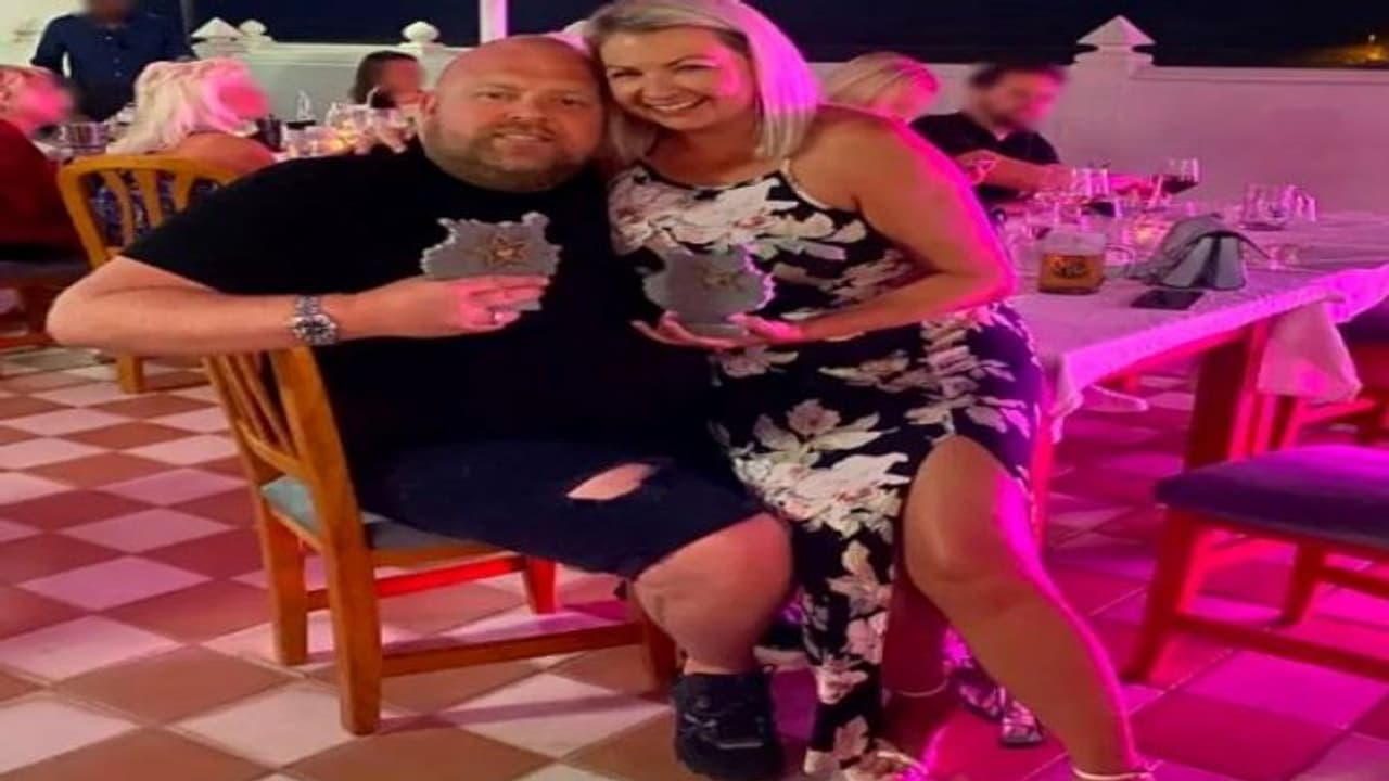 पति ने दिया पत्नी को बेचने का विज्ञापन, पुरानी कार से तुलना करते हुए लिखा एवरेज ठीक है, लेकिन... पति ने दिया पत्नी को बेचने का विज्ञापन, पुरानी कार से तुलना करते हुए लिखा एवरेज ठीक है, लेकिन...