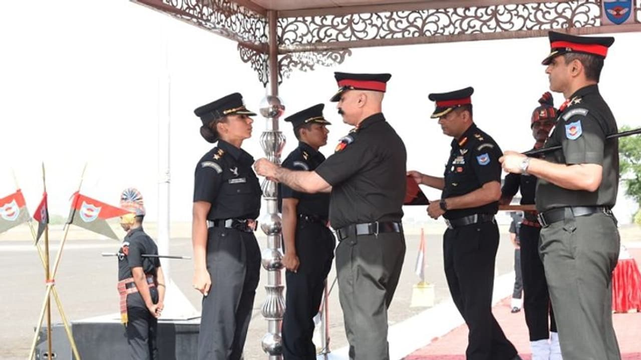 ಕ್ಯಾ.ಅಭಿಲಾಷಾ ಮೊದಲ ಯುದ್ಧ ವಿಮಾನ ಪೈಲಟ್! ಕ್ಯಾ.ಅಭಿಲಾಷಾ ಮೊದಲ ಯುದ್ಧ ವಿಮಾನ ಪೈಲಟ್!