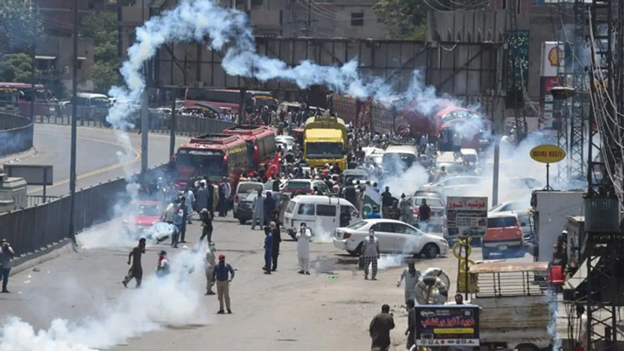 Pakistan govt deploys Army in Islamabad as Imran Khan comes with 'Azadi' March