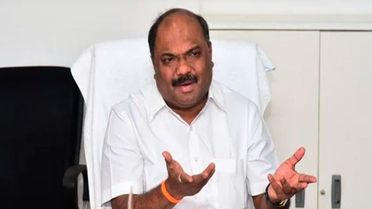 ED की रडार पर उद्धव सरकार का एक और मंत्री, अनिल परब के सात ठिकानों पर छापेमारी ED की रडार पर उद्धव सरकार का एक और मंत्री, अनिल परब के सात ठिकानों पर छापेमारी