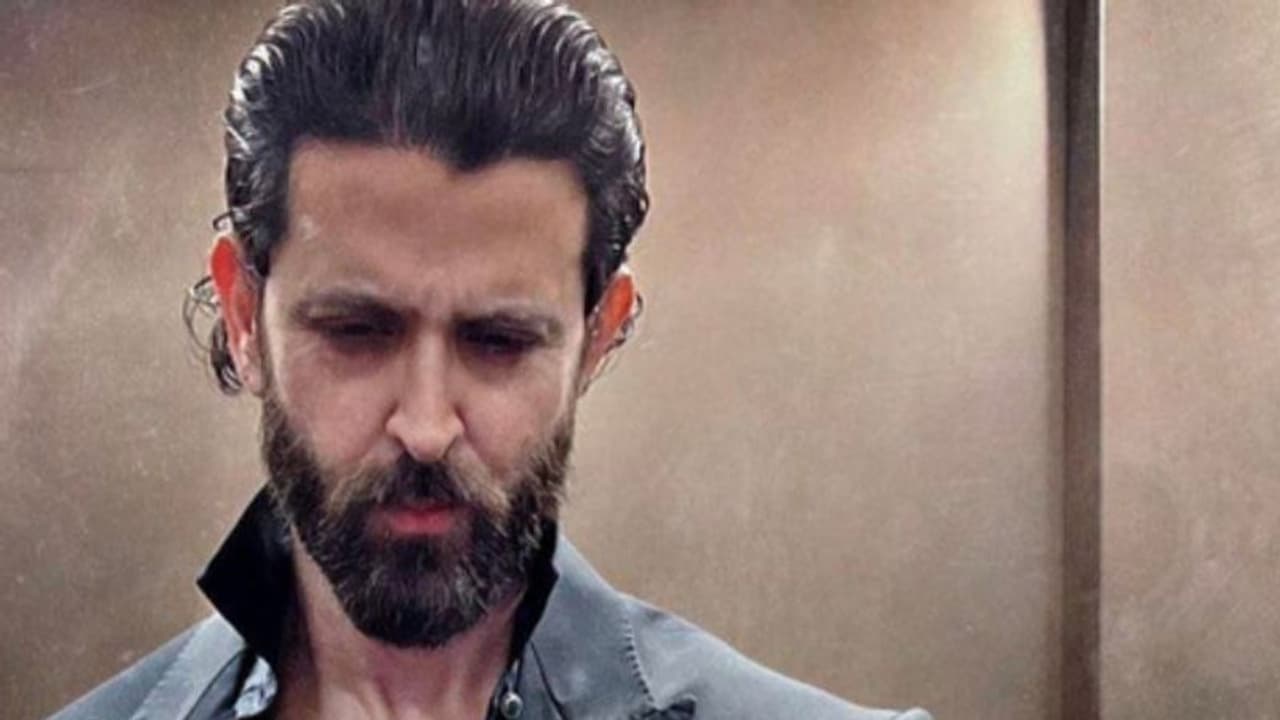 Hrithik Roshan : കിടിലൻ ലുക്കില്‍ ഹൃത്വിക് റോഷൻ, ഫോട്ടോ ഏറ്റെടുത്ത് ആരാധകര്‍