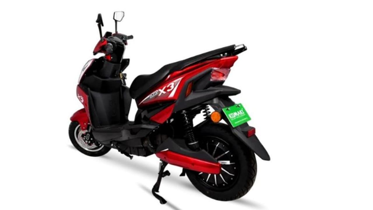 Komaki DT 3000 इलेक्ट्रिक स्कूटर इंडिया में हुई लॉन्च, सिंगल चार्ज में मिलेगा 200 किमी माइलेज, देखें फीचर्स Komaki DT 3000 इलेक्ट्रिक स्कूटर इंडिया में हुई लॉन्च, सिंगल चार्ज में मिलेगा 200 किमी माइलेज, देखें फीचर्स