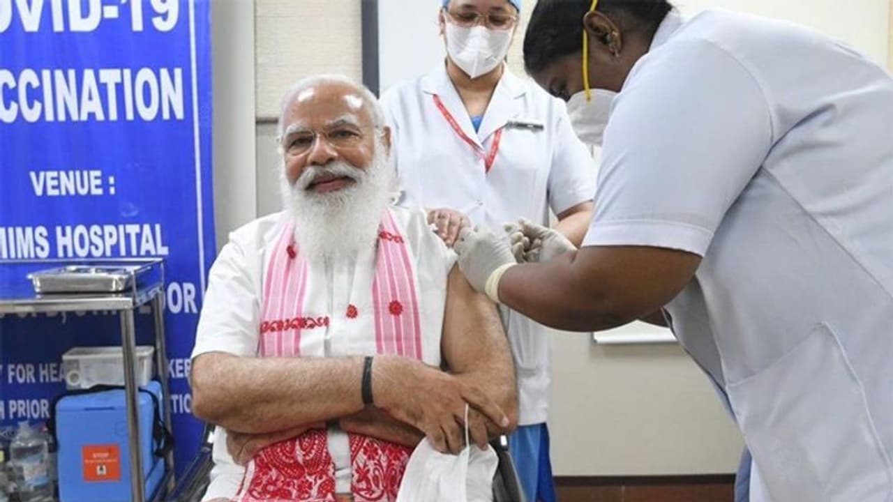 covid vaccine: சாதித்த இந்தியா! 200 கோடி டோஸ் கோவிட் தடுப்பூசி செலுத்தி வரலாறு covid vaccine: சாதித்த இந்தியா! 200 கோடி டோஸ் கோவிட் தடுப்பூசி செலுத்தி வரலாறு