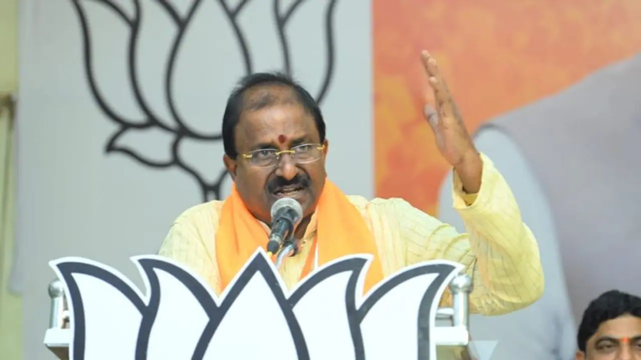 జనసేనతో పొత్తు వుందా, లేదా : క్లారిటీ లేకుండానే ఏపీ బీజేపీ తీర్మానం, సోము వీర్రాజు మౌనం జనసేనతో పొత్తు వుందా, లేదా : క్లారిటీ లేకుండానే ఏపీ బీజేపీ తీర్మానం, సోము వీర్రాజు మౌనం