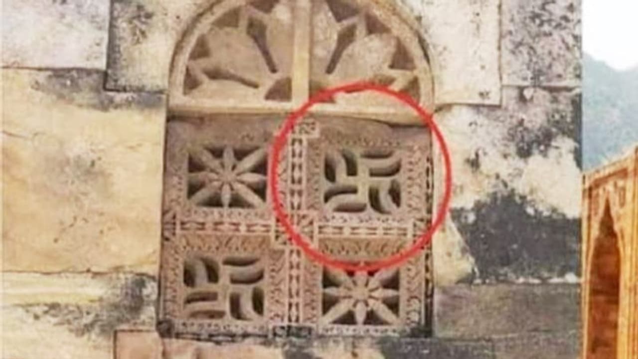 काशी मथुरा के बाद अब अजमेर शरीफ के मंदिर होने का दावा, महराणा प्रताप सेना बोली दरगाह में स्वास्तिक कैसे? काशी मथुरा के बाद अब अजमेर शरीफ के मंदिर होने का दावा, महराणा प्रताप सेना बोली दरगाह में स्वास्तिक कैसे?