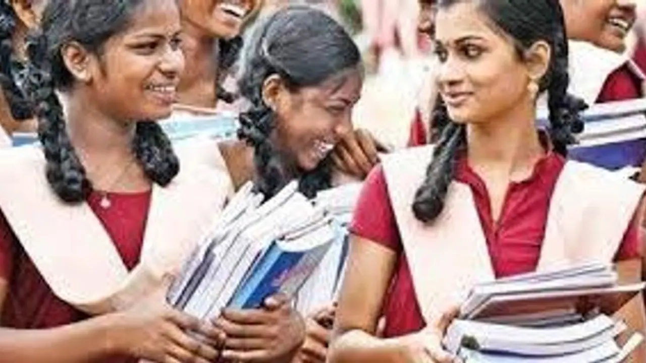 5 கோடி புத்தங்கள் தயார்.. இதுவரை 3.35 கோடி புத்தங்கள் அனுப்பி வைப்பு.. பள்ளிக் கல்வித்துறை தகவல்.. 5 கோடி புத்தங்கள் தயார்.. இதுவரை 3.35 கோடி புத்தங்கள் அனுப்பி வைப்பு.. பள்ளிக் கல்வித்துறை தகவல்..