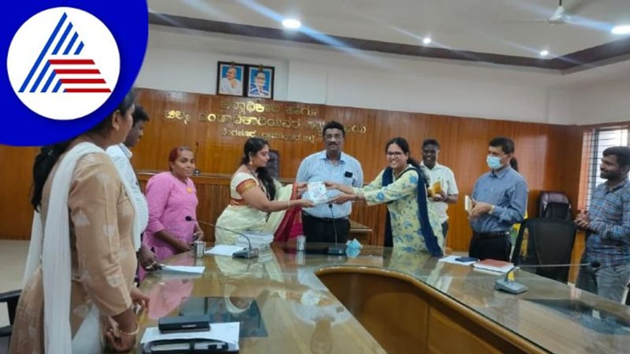 ಪುಸ್ತಕ ಸಂಗ್ರಹಣೆ ಅಭಿಯಾನಕ್ಕೆ Bengaluru Rural DC ಕೆ.ಶ್ರೀನಿವಾಸ್ ಚಾಲನೆ ಪುಸ್ತಕ ಸಂಗ್ರಹಣೆ ಅಭಿಯಾನಕ್ಕೆ Bengaluru Rural DC ಕೆ.ಶ್ರೀನಿವಾಸ್ ಚಾಲನೆ