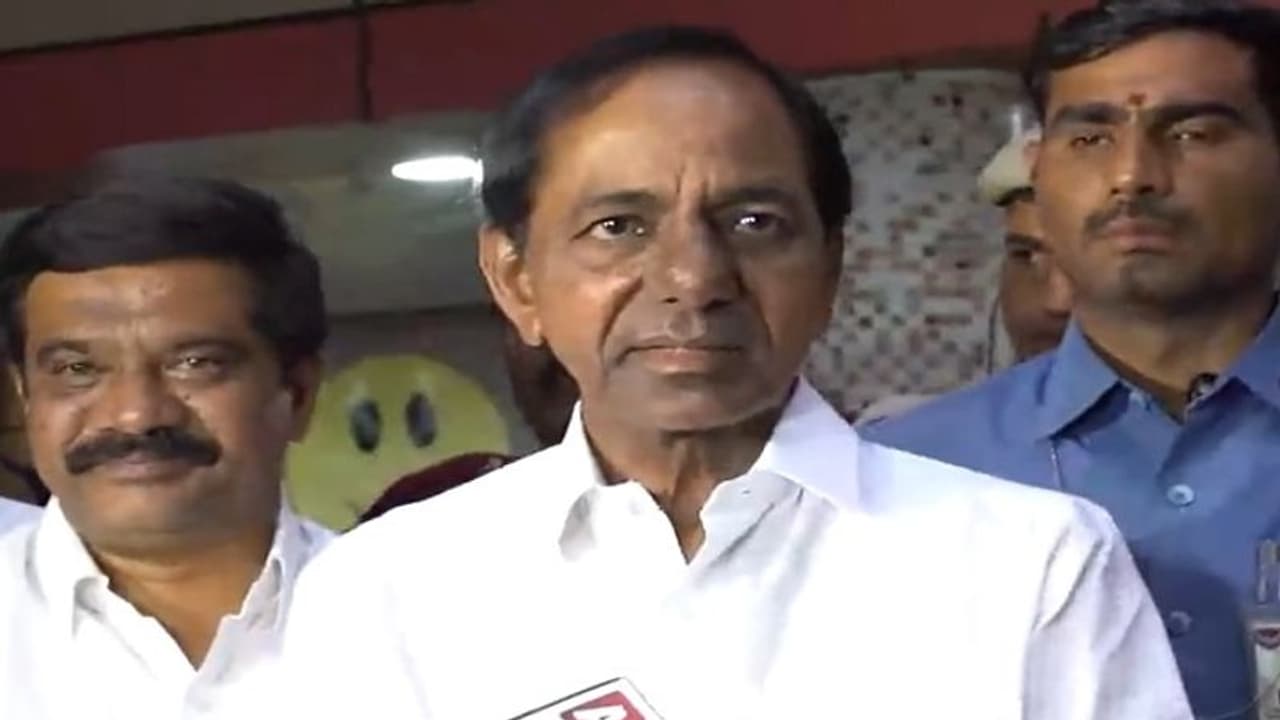 तेलंगाना के CM ने PM को दिया जवाब, भाषणबाजी बहुत होती है, लेकिन देश में कोई खुश नहीं, हालत बिगड़ती जा रही तेलंगाना के CM ने PM को दिया जवाब, भाषणबाजी बहुत होती है, लेकिन देश में कोई खुश नहीं, हालत बिगड़ती जा रही