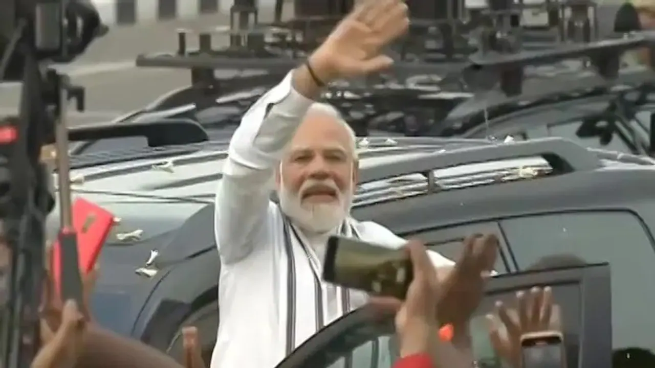 தமிழகம் வந்த பிரதமருக்கு வெடிகுண்டு மிரட்டல்... சேலத்தில் இருந்து வந்த கடிதத்தால் பரபரப்பு!! தமிழகம் வந்த பிரதமருக்கு வெடிகுண்டு மிரட்டல்... சேலத்தில் இருந்து வந்த கடிதத்தால் பரபரப்பு!!